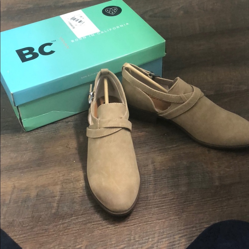 BC Footwear taupe bootie loafer